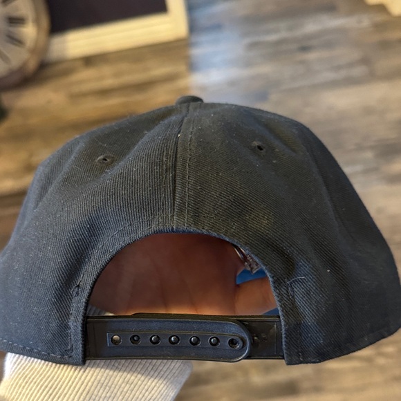 Nike Black Hat with USA Shield - Picture 2 of 3